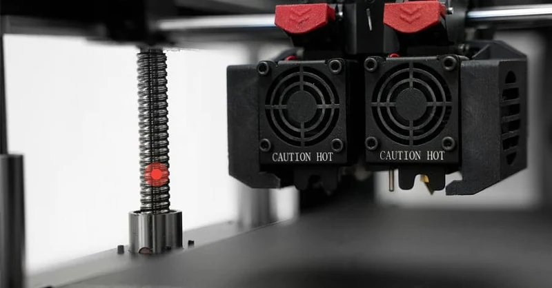 Technik-Bundle: Raise3D Pro3 3D-Drucker im Set