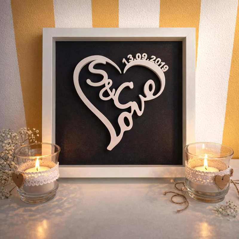 Love-Schriftzug in Herzform gerahmt | Personalisiertes Geschenk