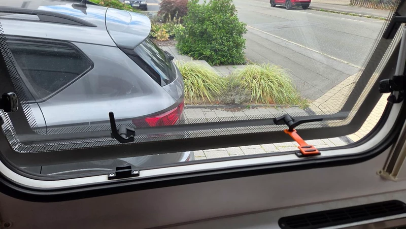 Aufsteller Wohnwagen- / Camperfenster